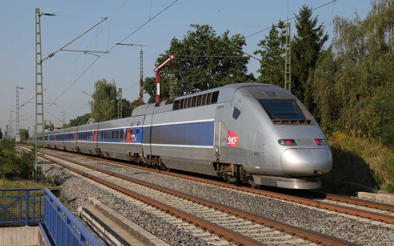 The world's fastest train, Circling a 574.8 KM / H TGV 